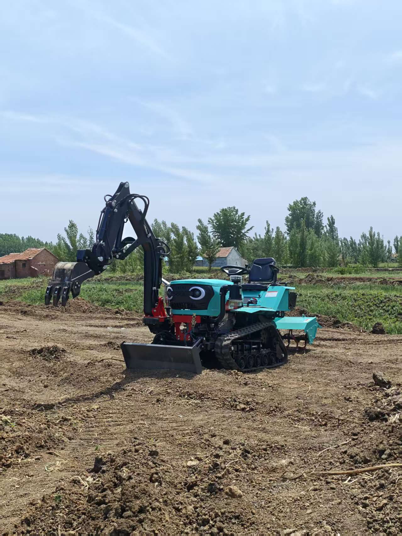 Agriculture Farming Land For Sale - Grote krachtige rupsbandtractor 100pk 120pk rubberbanden